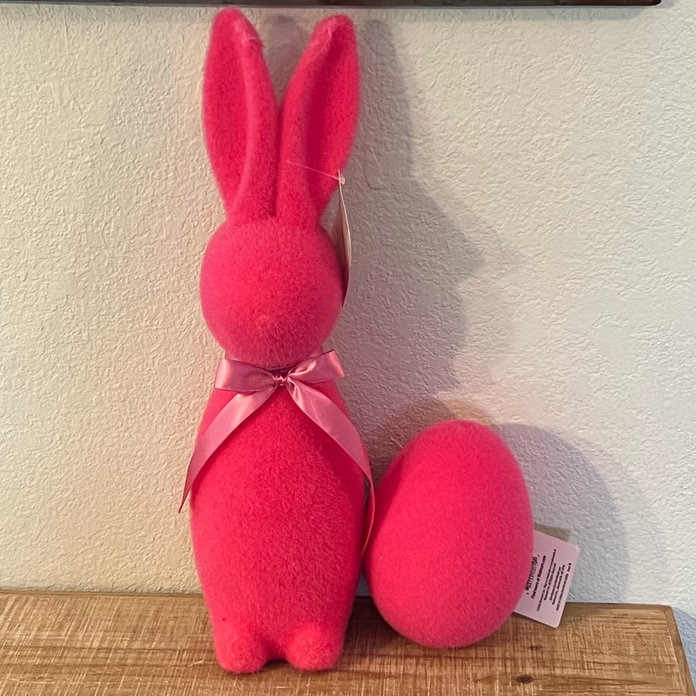 🐰 Mainstays Flocked Easter Bunny with matching Easter egg!